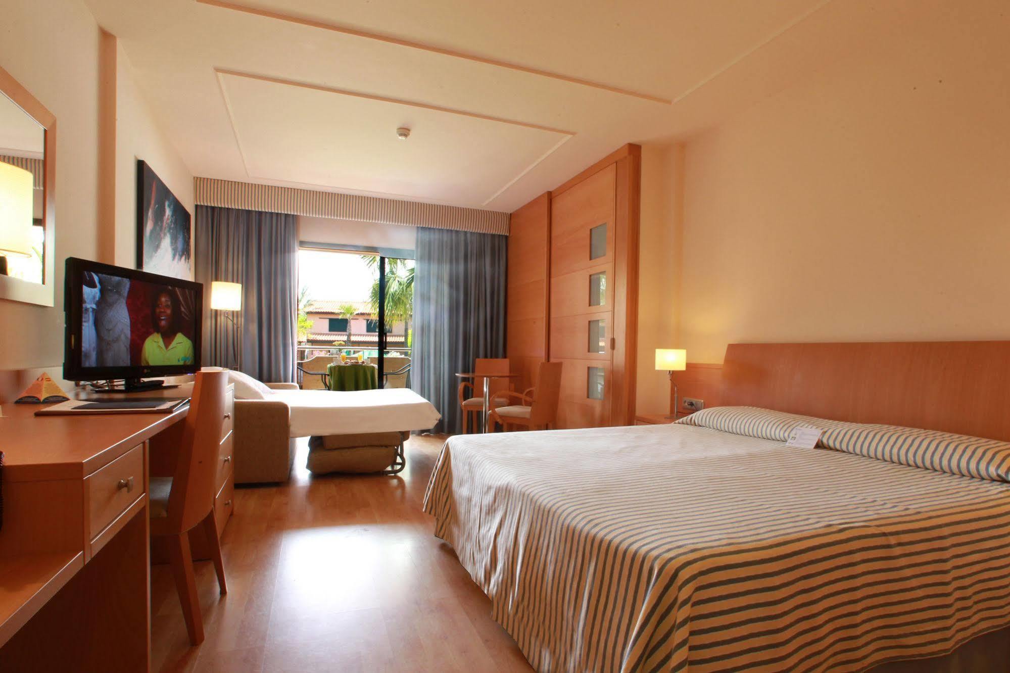 Hotel Clipper - El Delfín Torroella de Montgrí